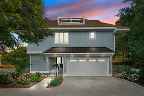 Walk to Private Beach |Marina |3 Pools | Sleeps 10 - Image 2