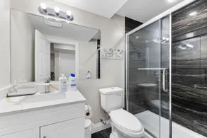 Amazon Retreat: Modern Apt 2B/1B, Kitchen, Parking - Image 5