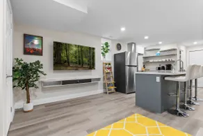 Amazon Retreat: Modern Apt 2B/1B, Kitchen, Parking - Image 2
