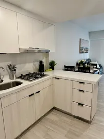 Luxury apartment in CC Tower - Image 5