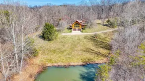 Waters Edge, Cozy Cabin & Pond - Image 4
