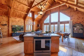 Waters Edge, Cozy Cabin & Pond - Image 2