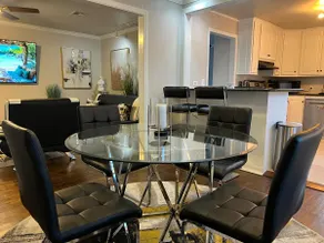 The Modern Retreat - Image 5