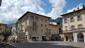 GardArco - One bedroom Apartment with Balcony - Image 2