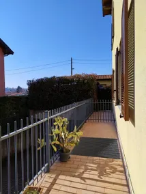 Studio apartment with private garden - Image 4