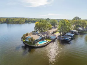 Hamilton Peninsula Paradise With Pool - Image 4