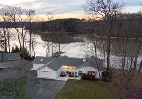 Rare Flat Lot w/Beautiful Views, Dock, Hot Tub - Image 5