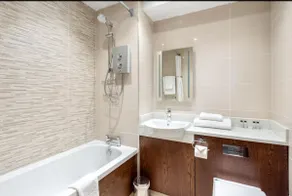 The King Street - Scott's Suites Luxury Apartment - Image 4