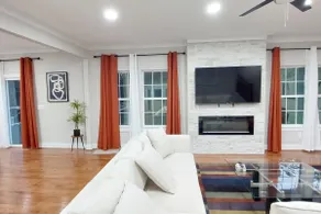 New Build 6 Bedrooms & 4.5 Bath Paradise To Unwind - Image 3