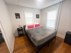 Cozy Home 5 STAR AREA W/Parking - Image 2