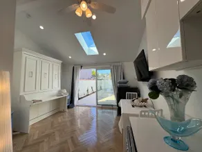 Beach House by LA Coast - Image 4