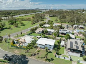 Renovated 3 bedroom home : Sleeps 8 : Fast WiFi - Image 2