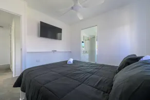Renovated 3 bedroom home : Sleeps 8 : Fast WiFi - Image 5