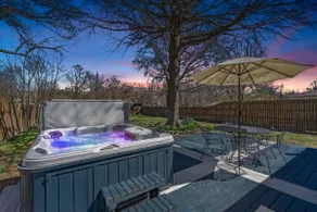 Fremont Escape-Hot tub, Mercy, MSU, downtown - Image 5