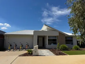 Golf Course Views - Family Friendly Retreat 4BR - Image 5