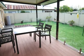 Modern 3BR Free parking Patio - Image 3