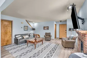 2-Story 2 Bedrooms with King Beds - Duplex sleep 6 - Image 3