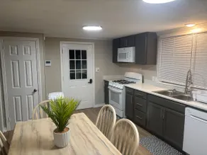 George and Dora's Place - Image 2