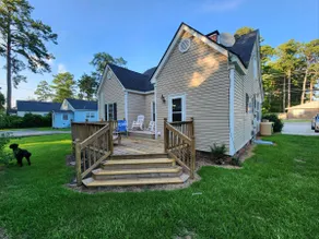 4 Bedroom City House with Porch, Deck & Pets - Image 2