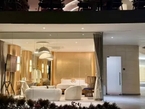 RARE! Panoramic Riverside Suite at Rarin Venue - Image 2
