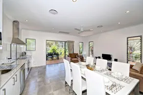 High Tide Deluxe Beach House - Image 5