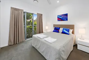 High Tide Deluxe Beach House - Image 3