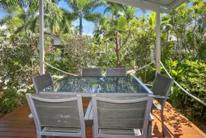 High Tide Deluxe Beach House - Image 2