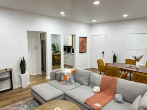 Vibrant 2BR 2B Duplex Downtown LA - Image 2
