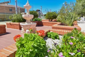Exclusive Villa in Catadau: Pool & Private Gardens - Image 4