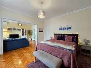 Chic & Comfortable Stay - Image 2