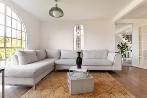 Ideal for working from home and spending time with the family - Image 3