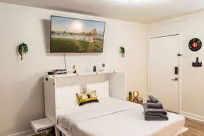 Elvis suite at the HighlandStrip - Image 5