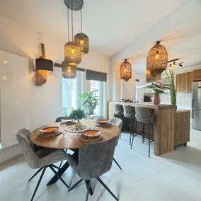 2 bedroom apartment with terrace - Image 2