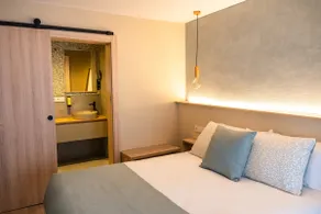 Qazris Suites, Suite azraq - Image 5