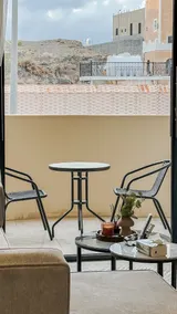 201 Modern 3 Bedroom Apartment with a Living Room - Image 2