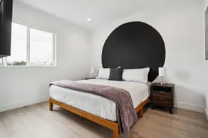 Modern 4BR/3BTH LA Home near DTLA, USC, Crypto - Image 5