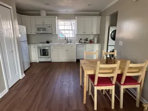 Alden Square Guest House - Image 3