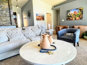 MtnViews-Mini Golf-Hot Tub-Bocce-Pool Table-3000sf - Image 3
