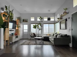 Mountain Top 4 Bdrm Home with Spectacular Views! - Image 2