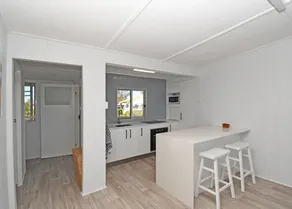 Bazza's Beach House - Image 5