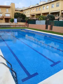 Duplex with Pool and Terrace - Image 4