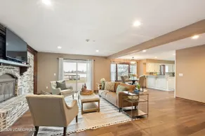 5BR, Pool, FirePt, 18ppl! 70/54! - Image 2