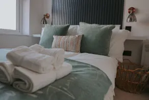 Modern First Floor Apartment - Image 3