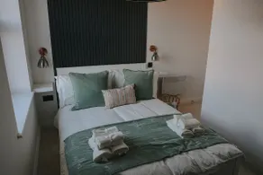 Modern First Floor Apartment - Image 5