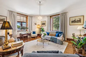 Bellevue House, Historic Luxury - Image 5