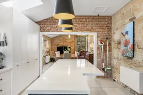 Bellevue House, Historic Luxury - Image 3