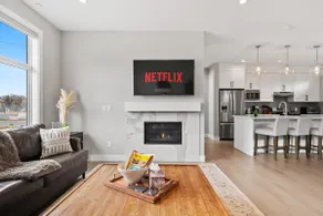 New 2000ft² Home w/AC,King Bed| 5min DT |Patio BBQ - Image 2