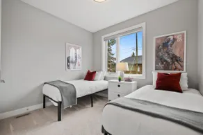 New 2000ft² Home w/AC,King Bed| 5min DT |Patio BBQ - Image 3