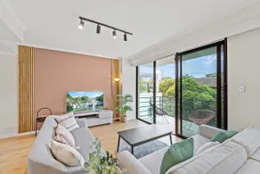 Harbour Luxe Stay - Pool, Gym and Parking - Image 4
