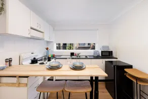 Beach & Brushstrokes | Artful Hideaway in Cronulla - Image 2